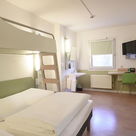 B&B Hotel Rostock-Broderstorf Екстериор снимка