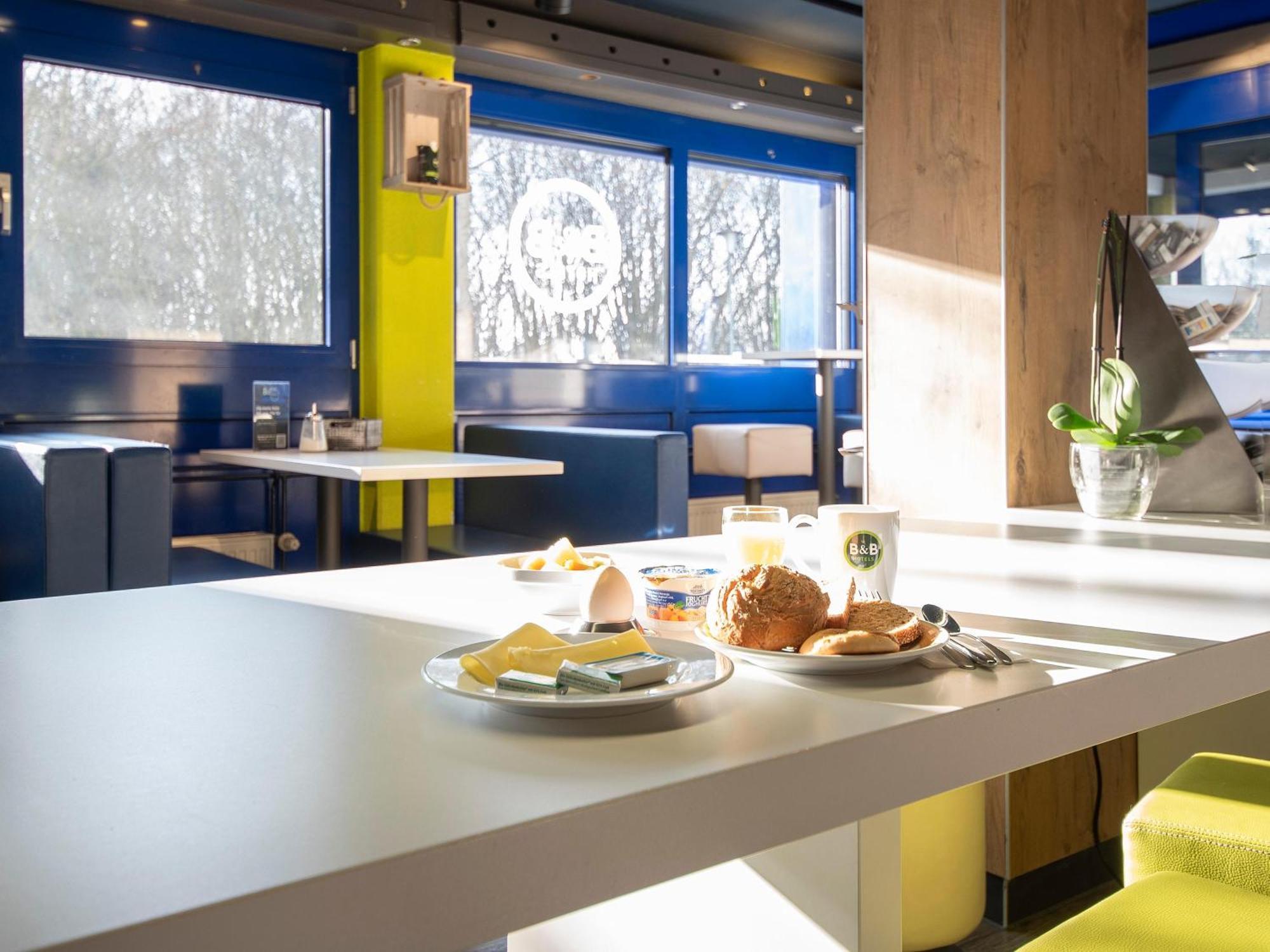 B&B Hotel Rostock-Broderstorf Екстериор снимка