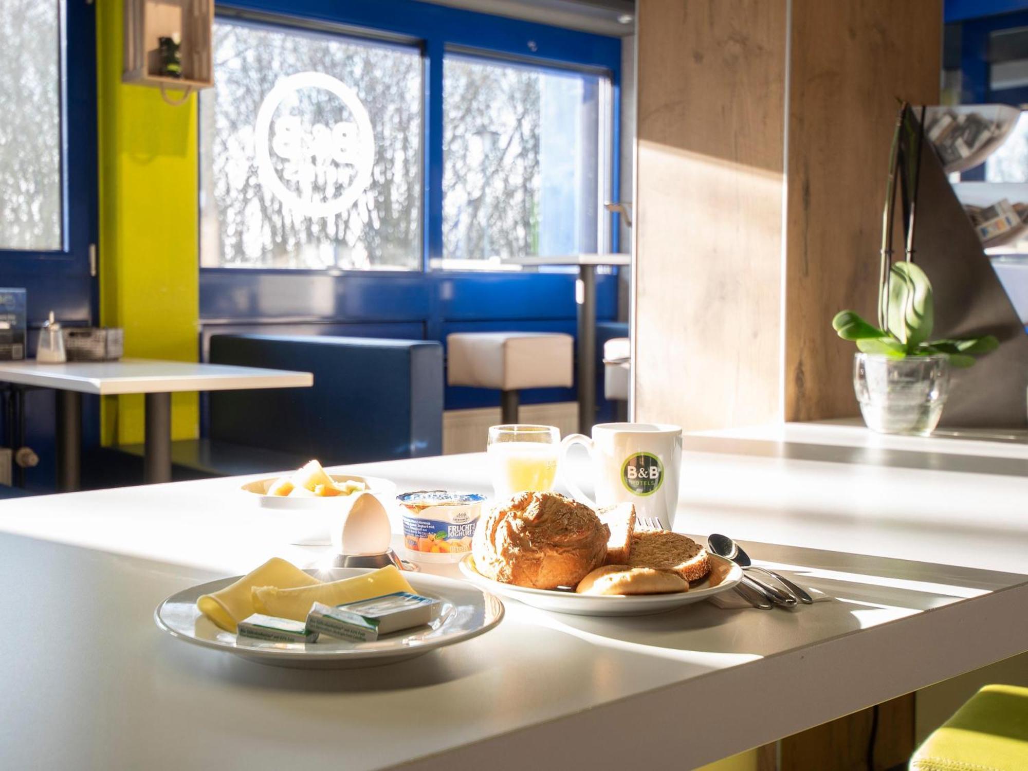 B&B Hotel Rostock-Broderstorf Екстериор снимка